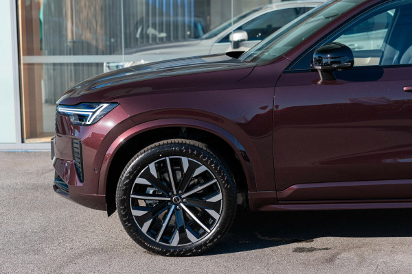 2026 Volvo XC90 L Series Ultra B5 Dark SUV Image 11