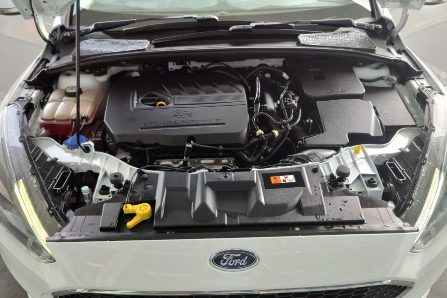 2016 Ford Focus LZ Titanium Hatch Image 12