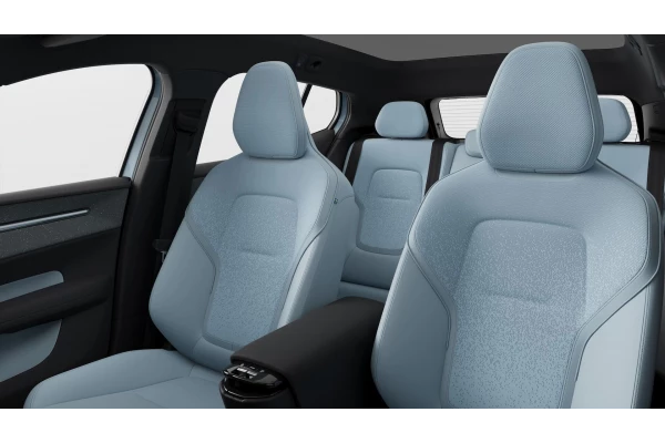 2025 Volvo EX30  Single Motor Extended Range Ultra SUV Image 9