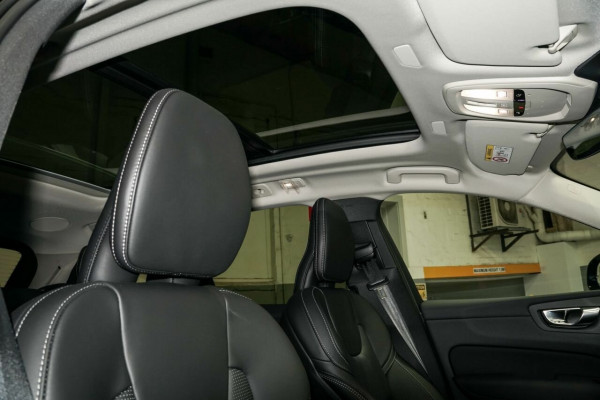 2026 Volvo XC60 UZ Ultra T8 Plug-in Hybrid Dark SUV Image 14