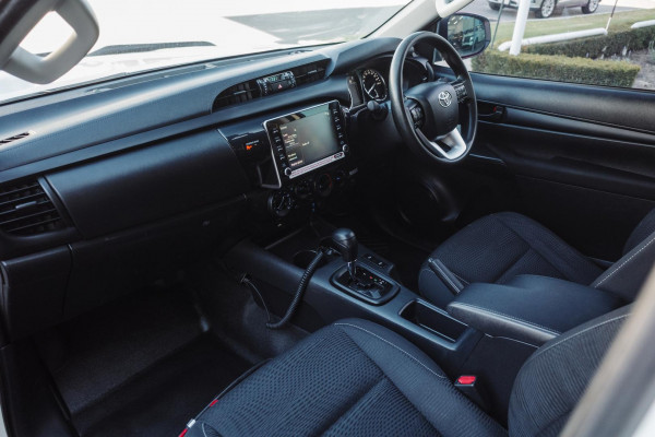 2022 Toyota HiLux GUN126R SR Cab Chassis Image 11