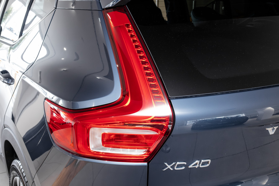 2026 Volvo XC40 XZ Ultra B4 Dark SUV Image 22