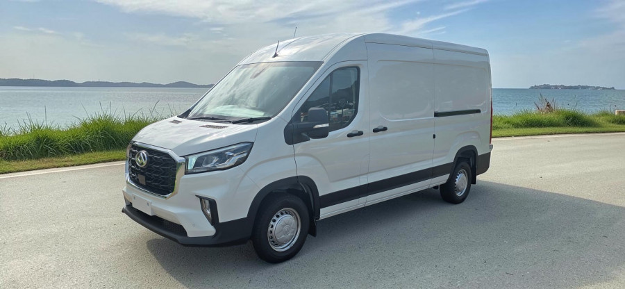 2026 MY25 LDV Deliver 9  Mid Roof LWB Van Image 5