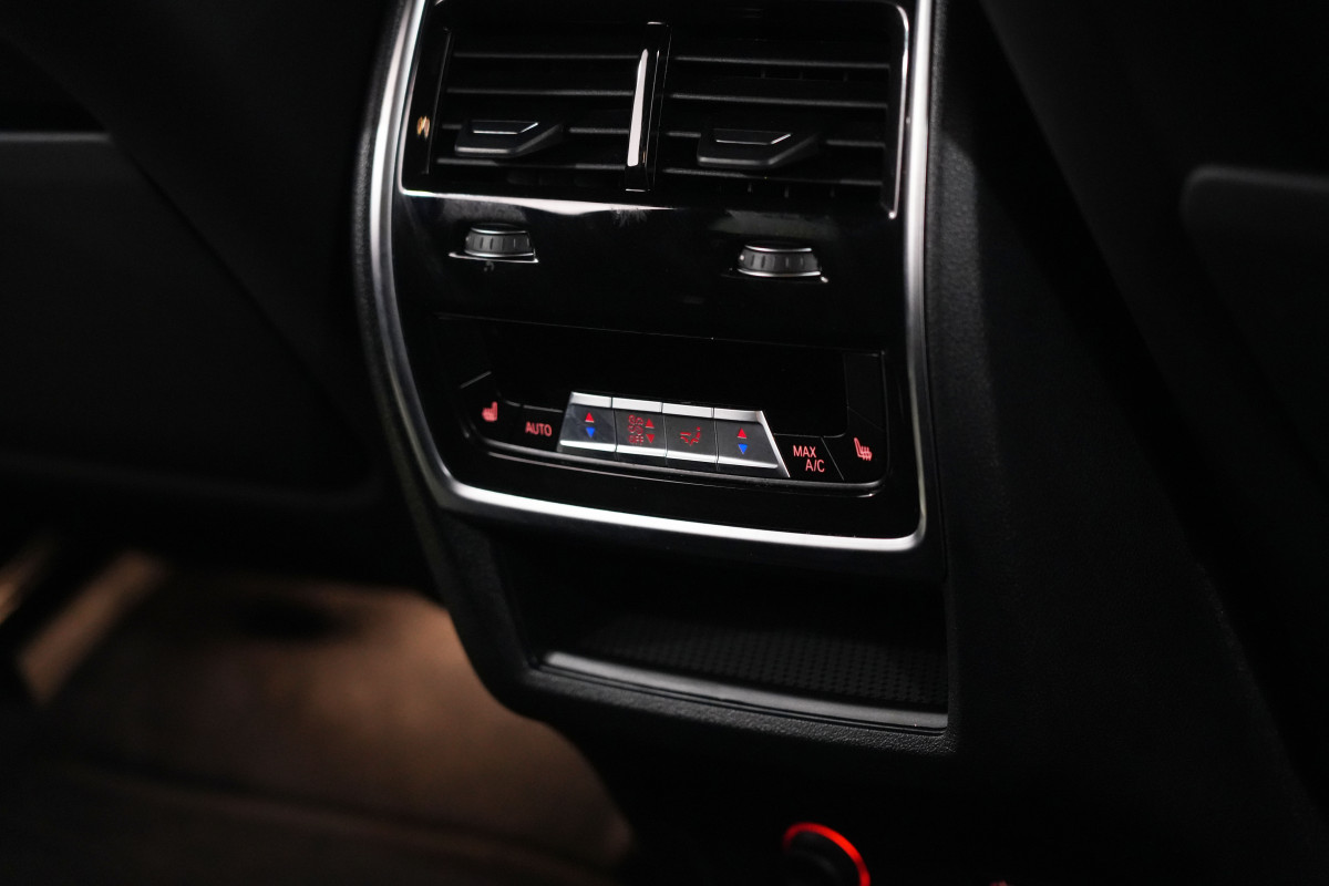 2023 BMW XM V8 Hybrid SUV