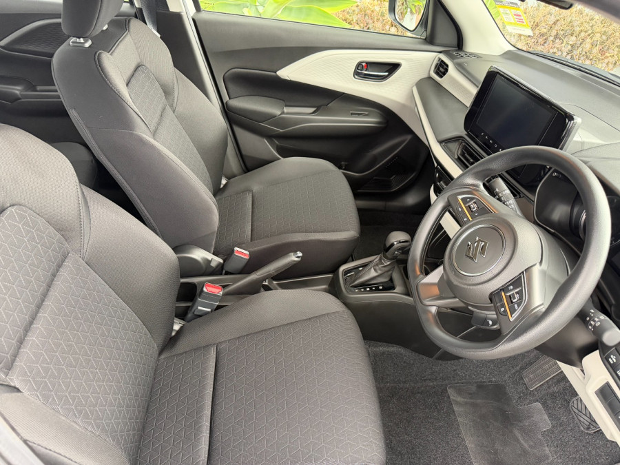 2025 Suzuki Swift Hybrid Hybrid SUV Image 9