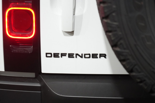 2024 Land Rover Defender L663 110 P300 S SUV Image 9