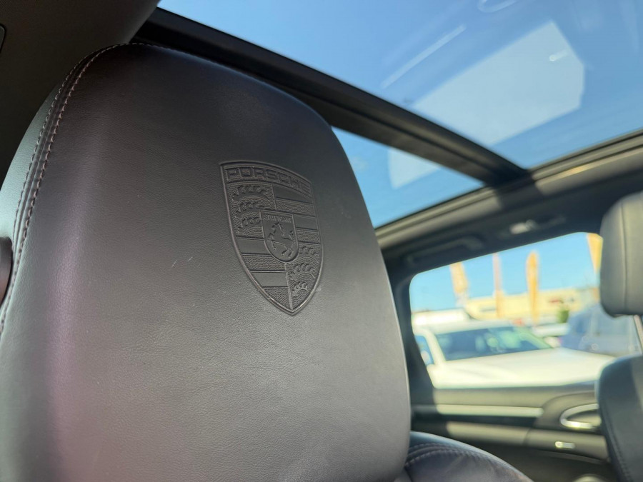 2016 MY17 Porsche Cayenne 92A Platinum Edition SUV Image 17