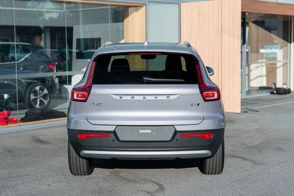 2026 Volvo XC40 XZ Ultra B4 Bright SUV Image 8