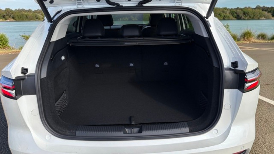 2025 MG HS AS33P Super Hybrid Essence SUV Image 5