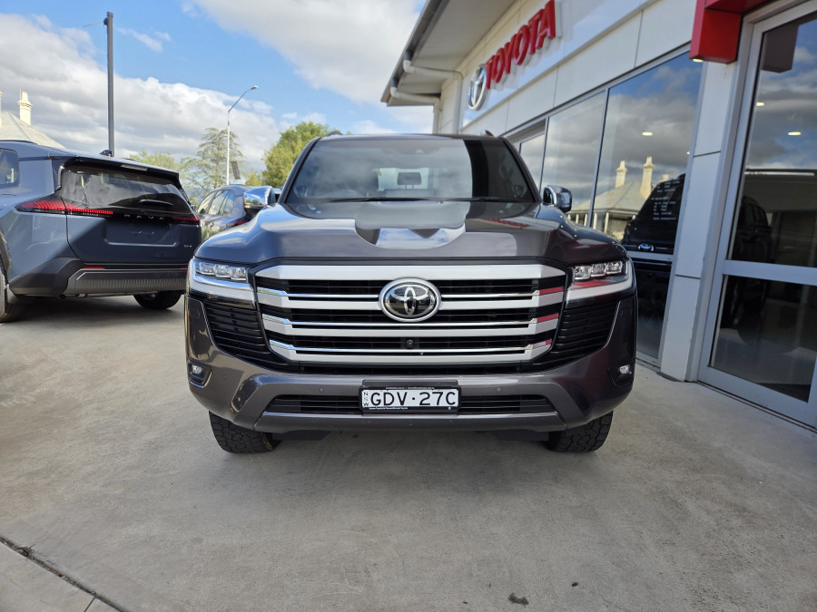 2023 MY24 Toyota LandCruiser FJA300R Sahara SUV Image 2