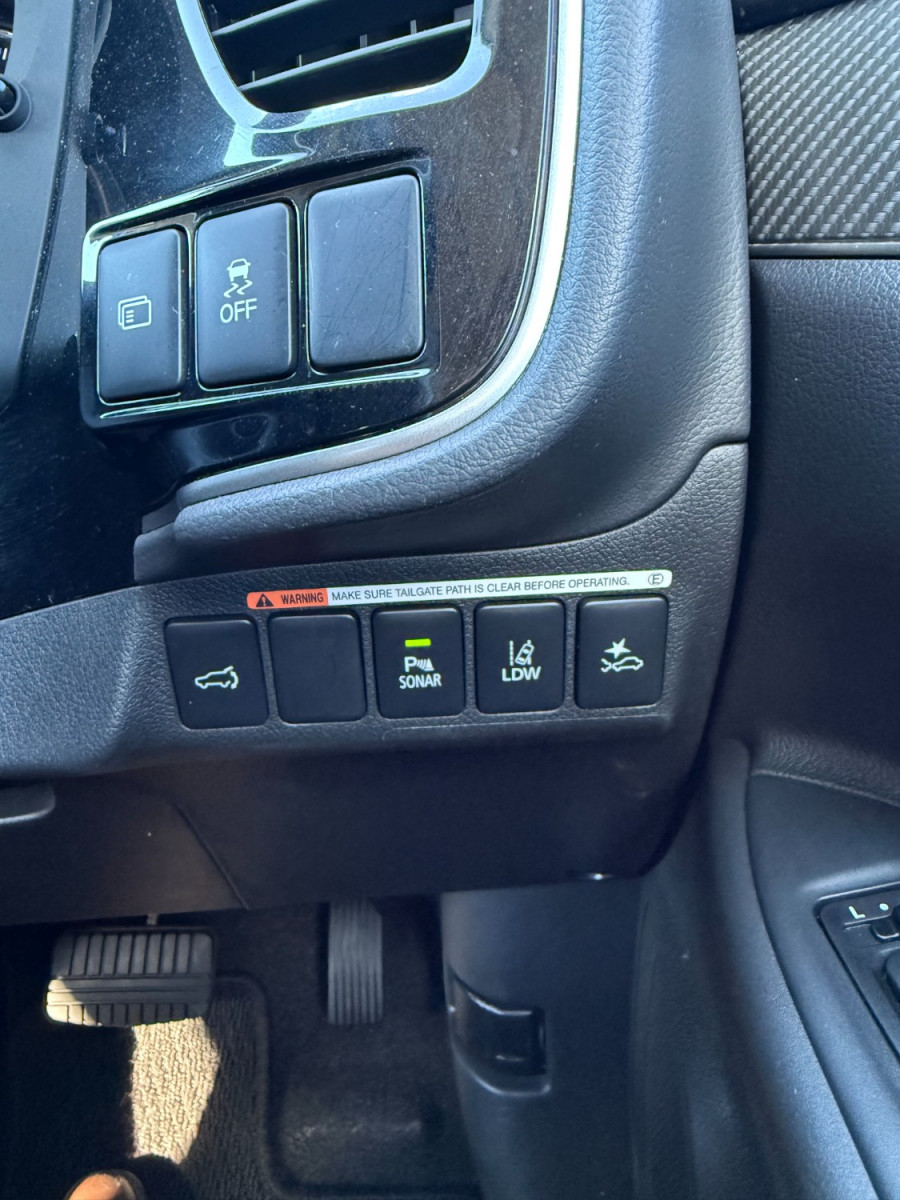 2021 Mitsubishi Outlander ZL Exceed SUV Image 18