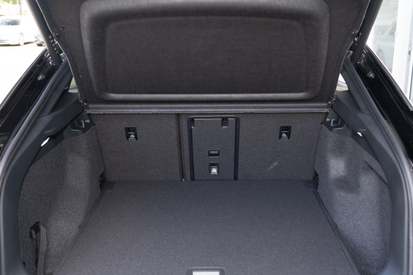 2025 Volkswagen ID. 5 E2 Pro SUV image 18