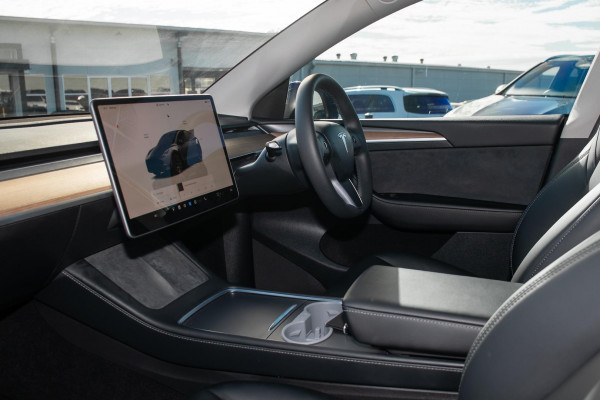 2022 Tesla Model Y  Rear-Wheel Drive SUV image 8