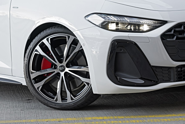 2025 Audi A5 B10 e-hybrid S-Line Wagon image 6