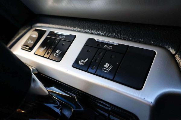 2018 Toyota LandCruiser VDJ200R Sahara SUV Image 13