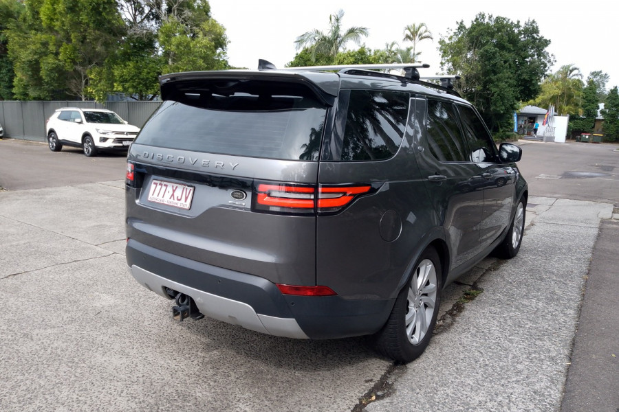 2017 Land Rover Discovery Series 5 HSE SUV Image 7