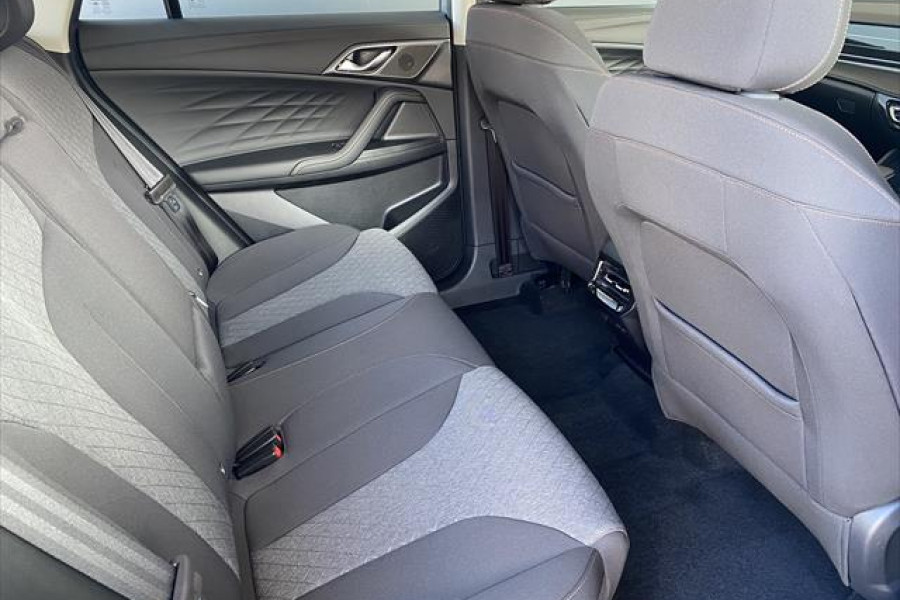2024 MY24.5 MG HS AS33 Vibe SUV Image 13