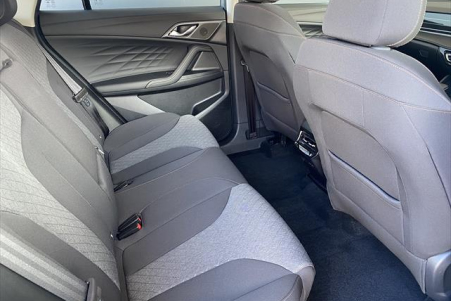 2024 MY24.5 MG HS AS33 Vibe SUV Image 13