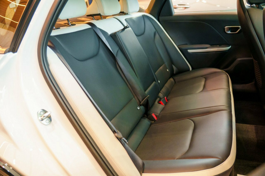 2025 Kia K4 CL4m GT-Line Sedan Image 6