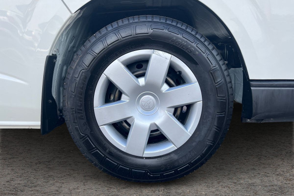 2017 MY19 Toyota HiAce LWB Van LWB Van Image 5