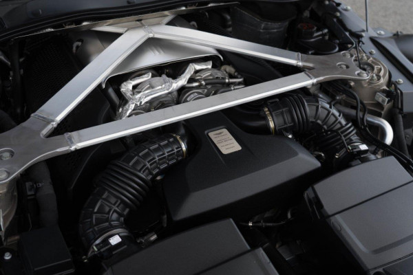 2022 Aston Martin Vantage  Coupe Image 13