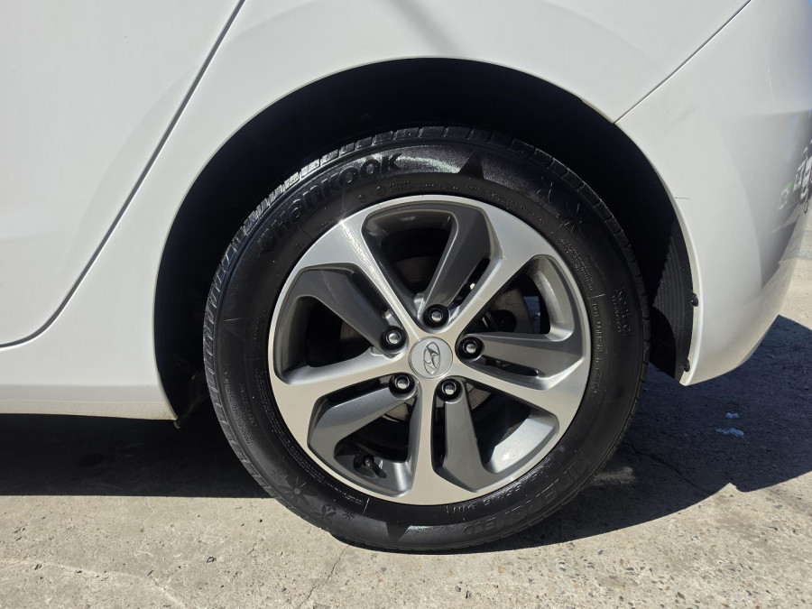 2015 MY16 Hyundai i30 GD3 Series II Active X Hatch Image 18