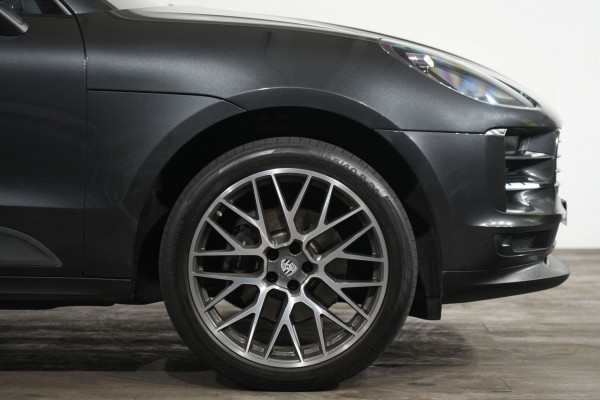 2021 Porsche Macan SUV Image 5