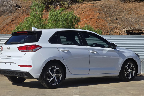 2021 Hyundai i30 PD.V4 Hatch Image 6