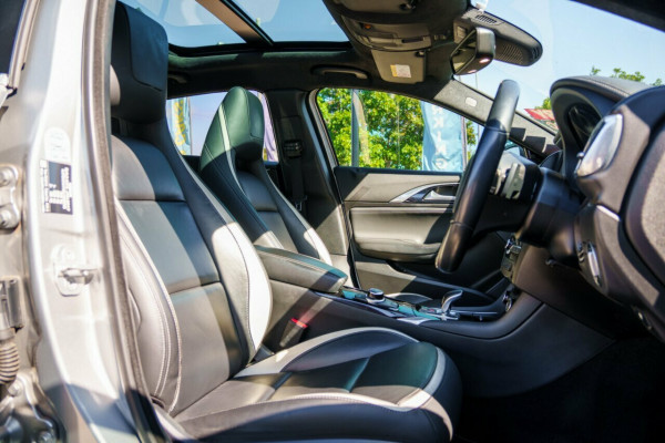 2017 Infiniti Q30 H15 Sport Premium D-CT Wagon Image 18