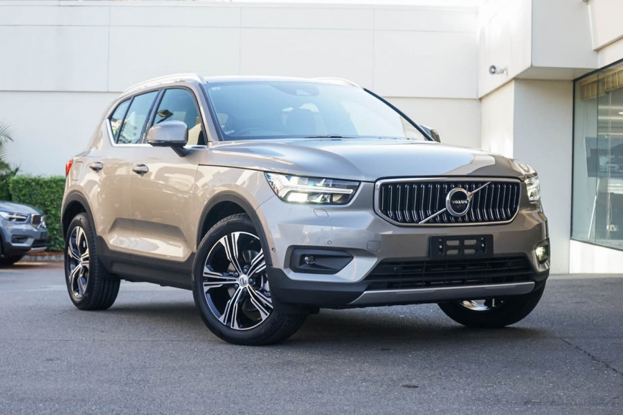 New 2019 Volvo XC40 T4 Inscription #V175226