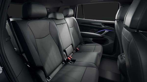 2025 MY26 Volkswagen Tayron R4 195TSI R-Line SUV image 12