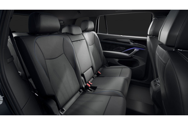 2025 MY26 Volkswagen Tayron R4 195TSI R-Line SUV Image 12