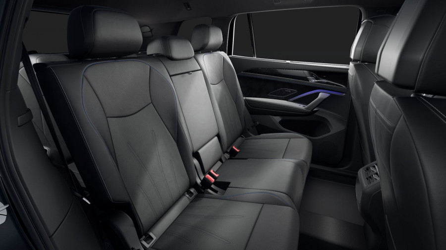 2025 MY26 Volkswagen Tayron R4 195TSI R-Line SUV Image 12