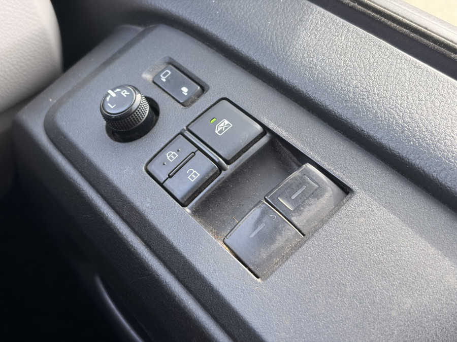2021 Toyota HiAce GDH300R  Crew Van Image 20