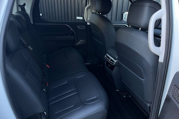 2025 MG U9 Black Edition Ute Image 13
