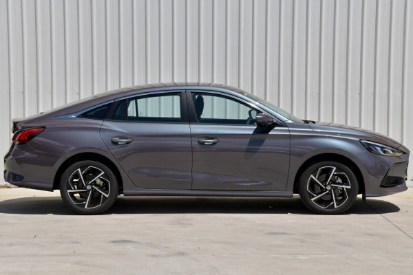 2024 MG MG5 AP32 Essence Sedan