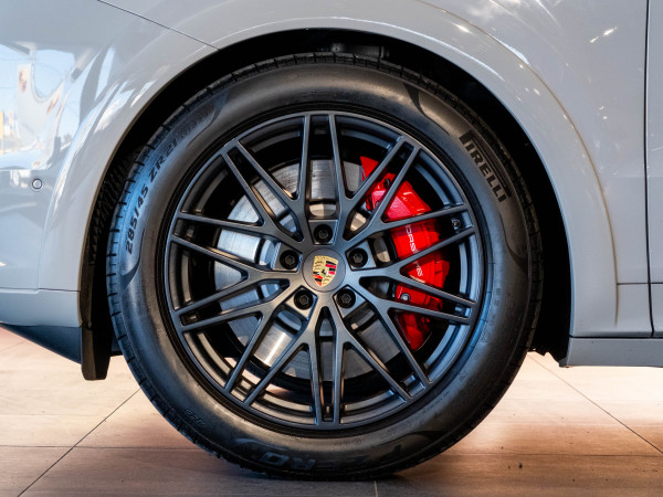 2024 Porsche Cayenne GTS SUV image 33