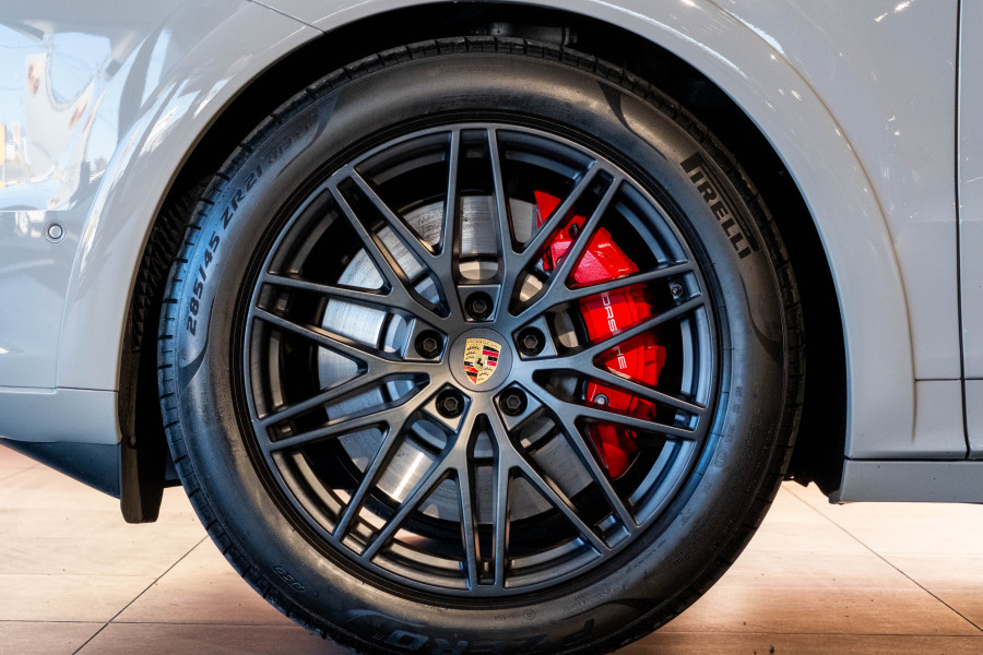 2024 Porsche Cayenne GTS SUV