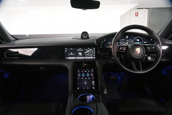 2021 Porsche Taycan 4S Coupe Image 28