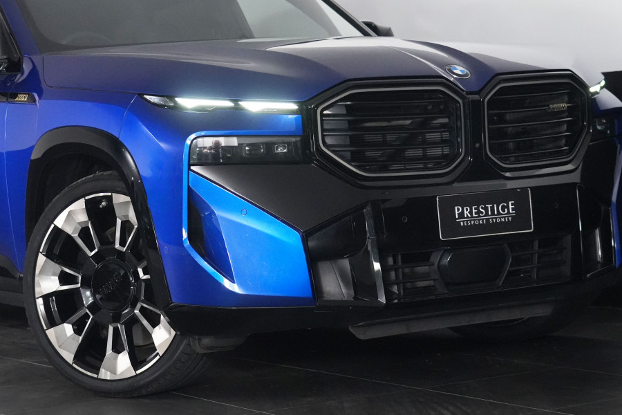 2023 BMW XM V8 Hybrid SUV Image 16
