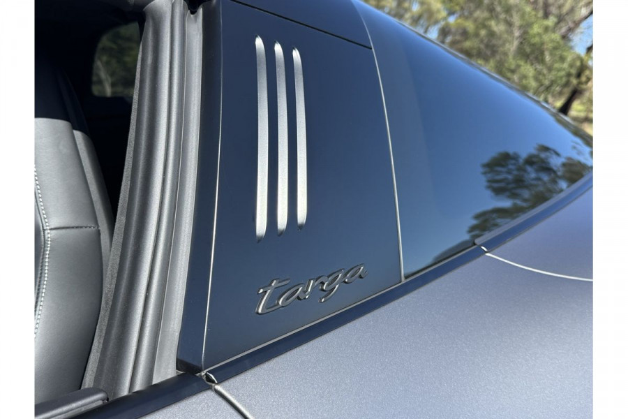 2022 Porsche 911 992 Targa 4 GTS Convertible Image 11