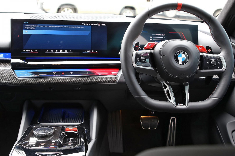 2025 BMW M5 G90  Sedan
