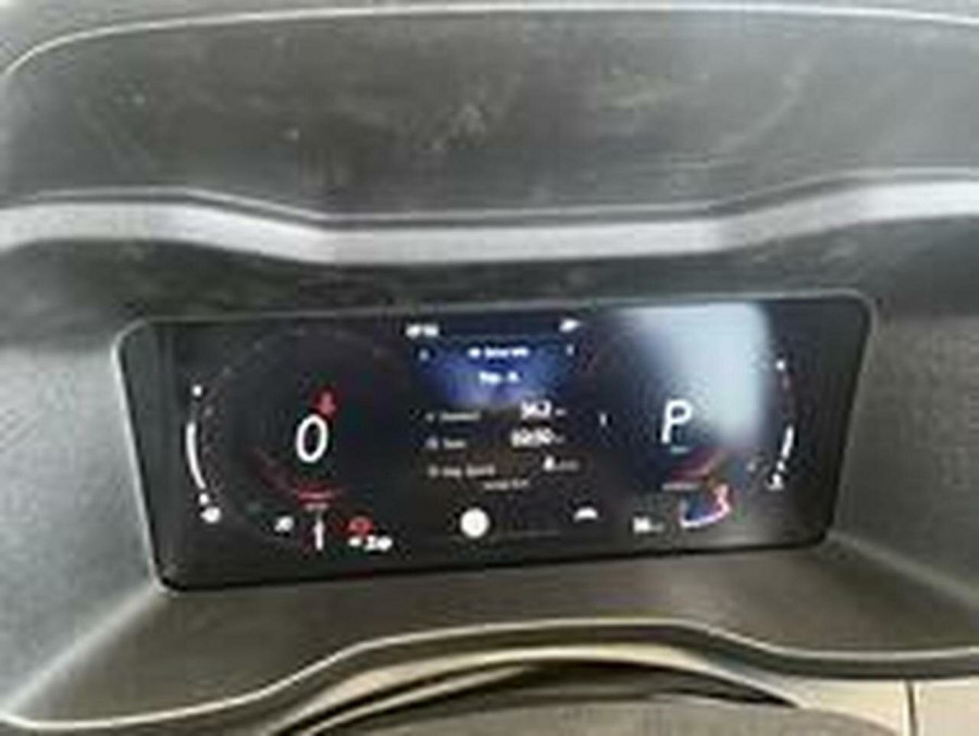 2025 Mahindra XUV3X0  AX5L SUV Image 18