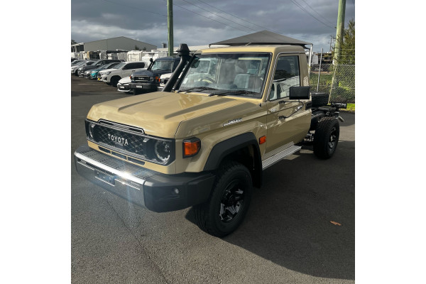 2025 Toyota LandCruiser VDJ79R GXL V8 Single-Cab Cab-Chassis Image 3