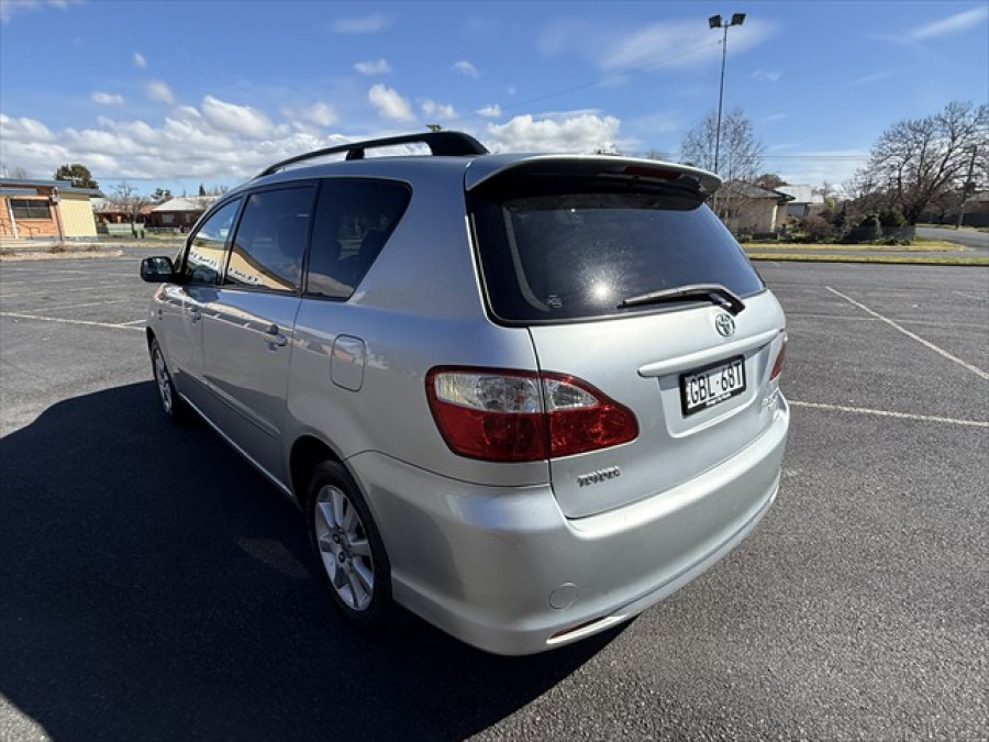 2007 Toyota Avensis Verso Ultima Wagon Image 5