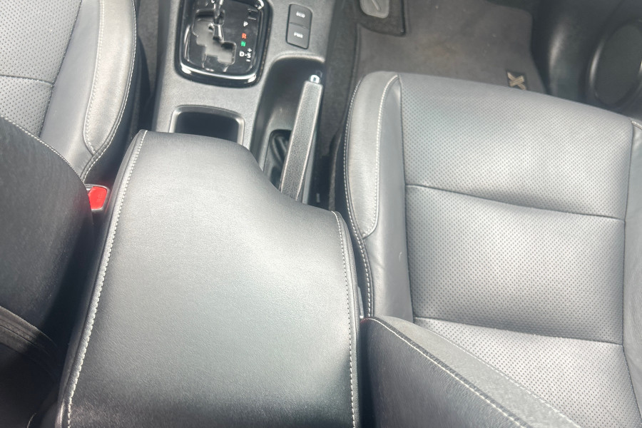 2022 Toyota HiLux GUN126R Rogue Double-Cab Pick-Up Image 14