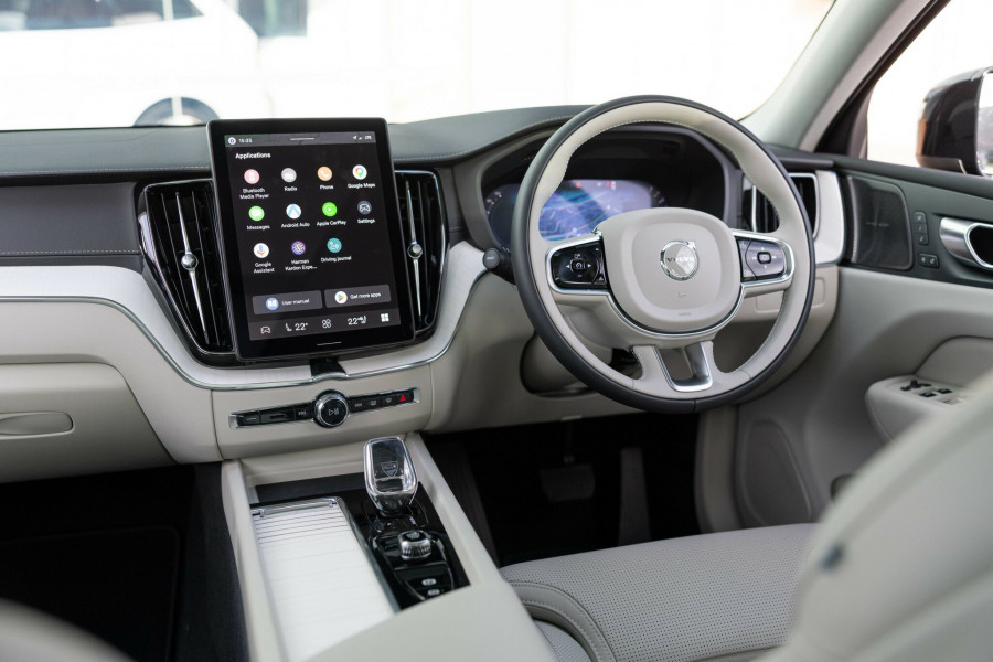 2026 Volvo XC60 UZ Ultra B5 Dark SUV Image 12