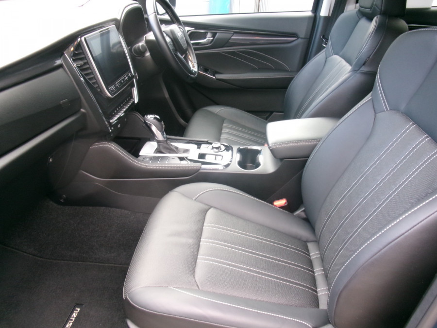 2023 MY24 Isuzu MU-X RJ LS-T SUV Image 14