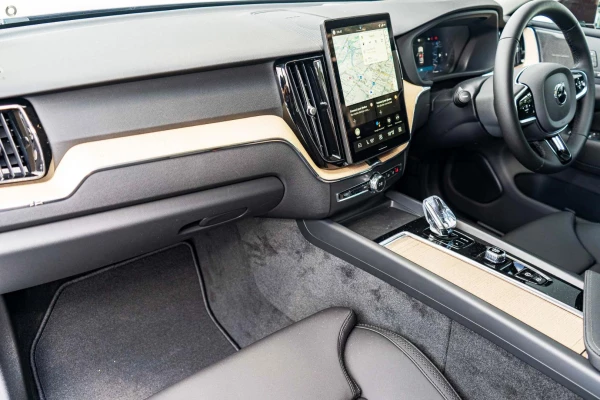 2026 Volvo XC60 UZ Plus B5 Bright SUV Image 6