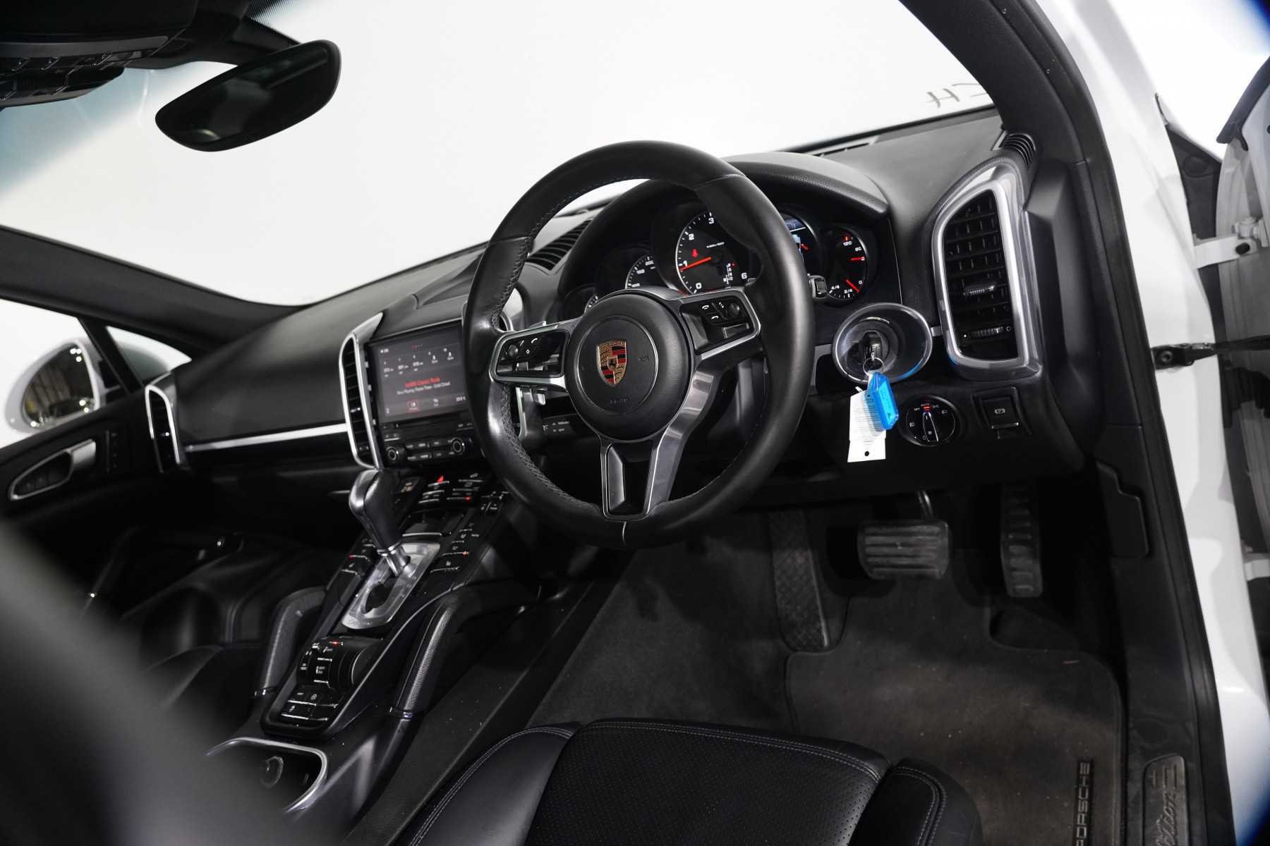 2016 Porsche Cayenne Diesel Platinum Edition SUV Image 11